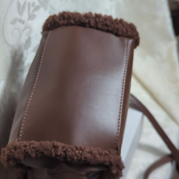Aspen Brown and Faux Fur Crossbody Bag NWT - Picture 7 of 7
